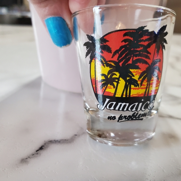 Jamaica No Problem Shot Glass - Picture 4 of 6
